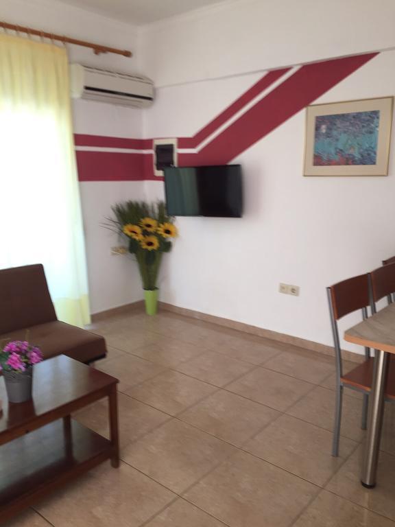 Toula'S Apartments Faliraki Bagian luar foto